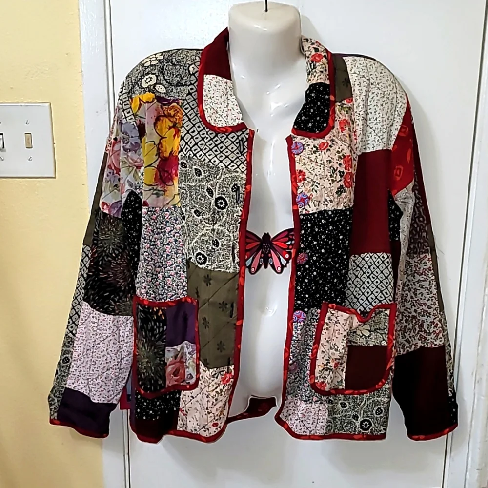 Patchwork jacket small quilted design all over floral print pockets rayon